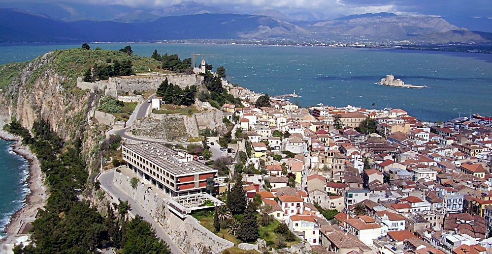 Nafplia von der alten Festung auf Akronauplia aus gesehen